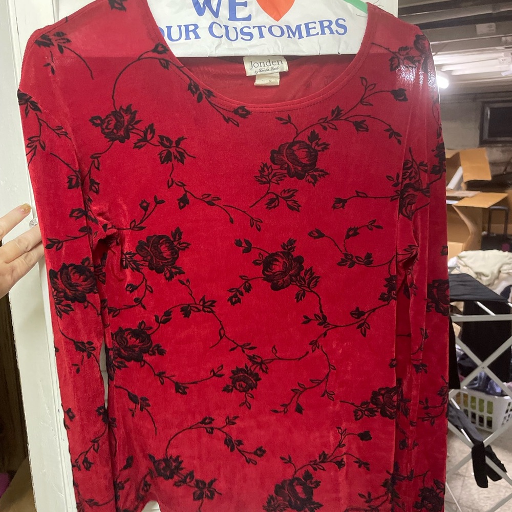Vintage 90s Jonden Red and black Floral Long-Sleeve Top